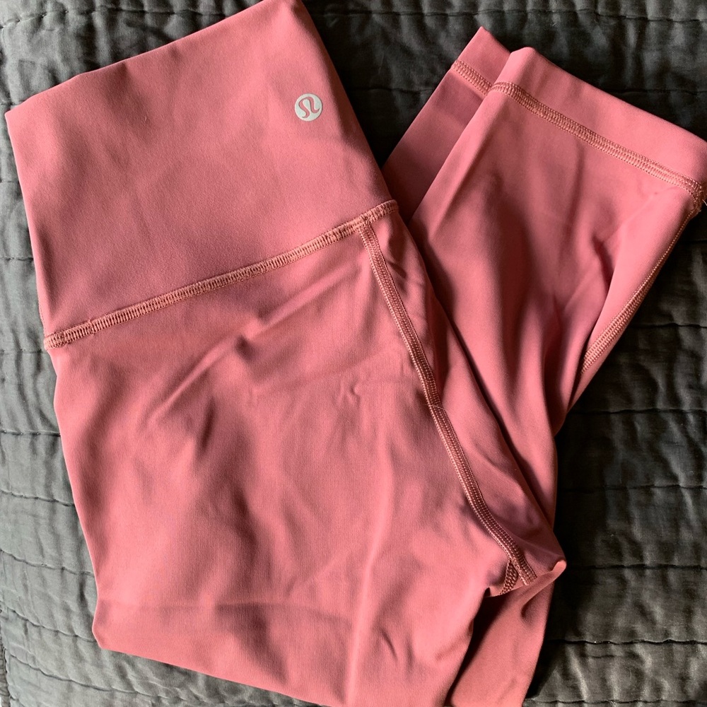 Lululemon Wunder Under Crop, Luxtreme - 17” Size 4